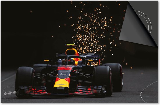 Max Verstappen's F1 auto met vonken die van de banden spatten. Tekst: 'Aston Martin', 'Citrix', 'Mobil 1'.