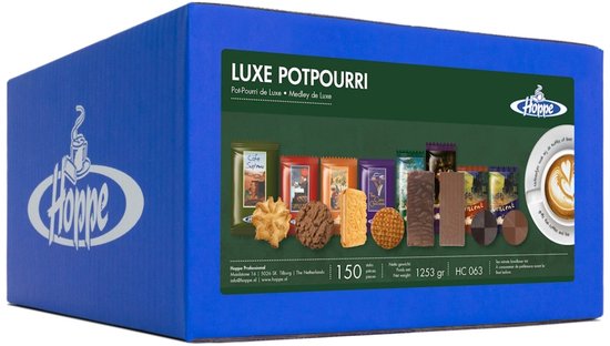 Blauwe kartonnen doos met Hoppe Luxe Potpourri koekjes. Verschillende soorten koekjes zichtbaar op de voorkant.