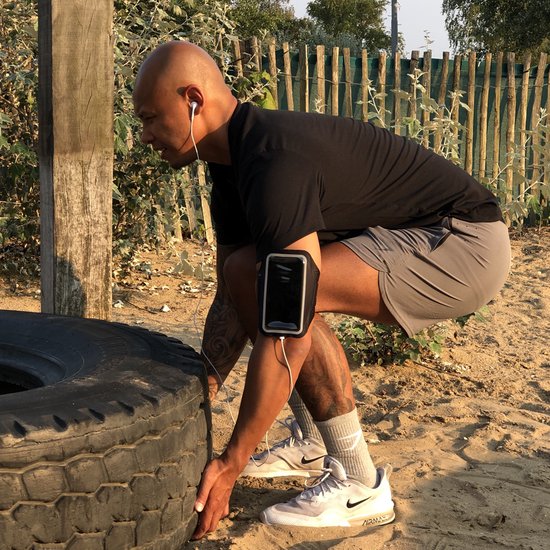 Mobigear Easy Fit Sport Armband Case - Convient pour Samsung Galaxy M23 - Étui pour téléphone portable - Vert