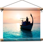 Textielposter - Visser Varend op Boot naar de Horizon - 40x30 cm Foto op Textiel