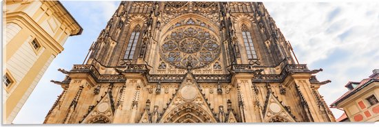 Acrylglas - Vooraanzicht van de Kathedraal van Praag onder Sluierbewolking - 60x20 cm Foto op Acrylglas (Wanddecoratie op Acrylaat)