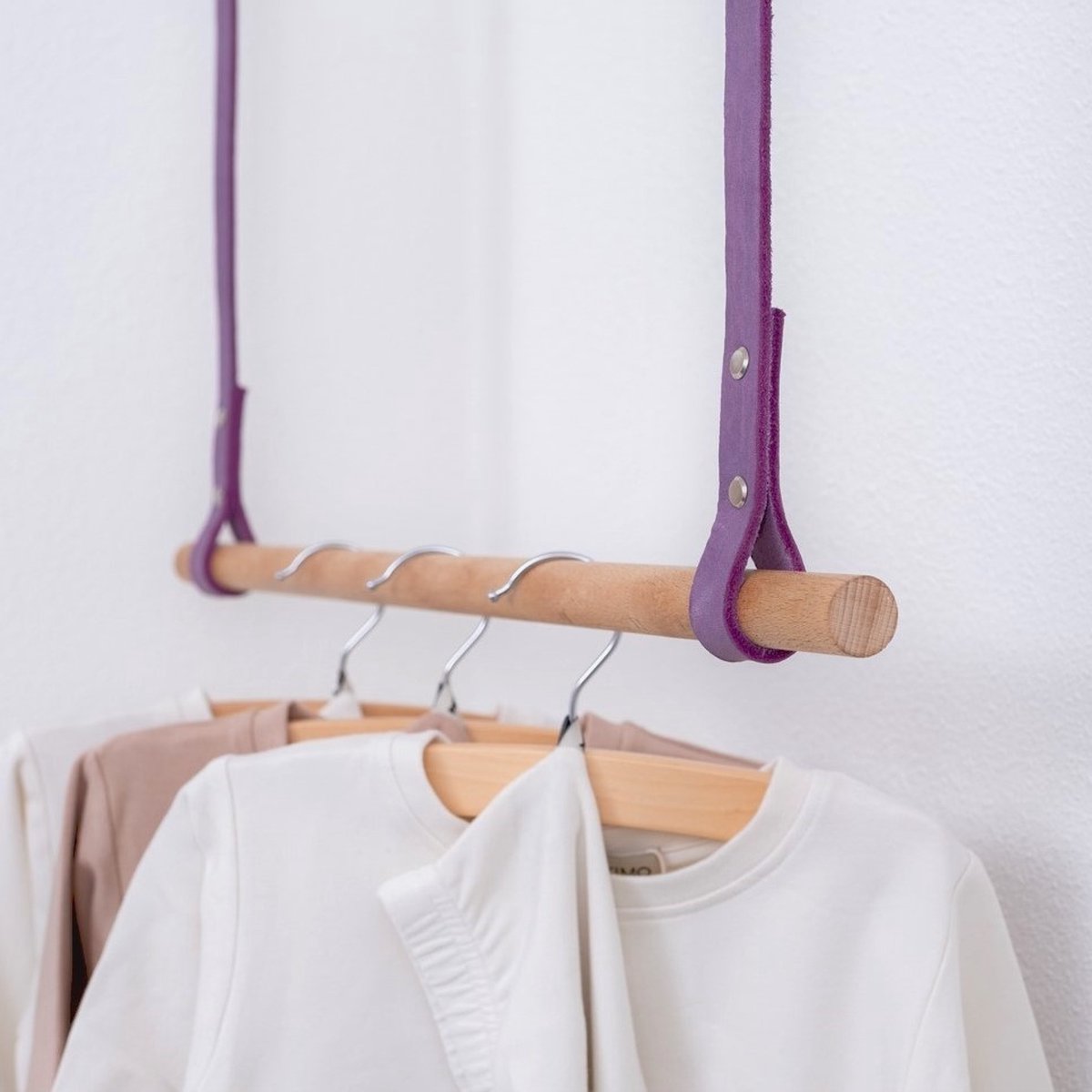 BAKIMO - Hangend kledingrek - Leer - Soft Lilac - Medium