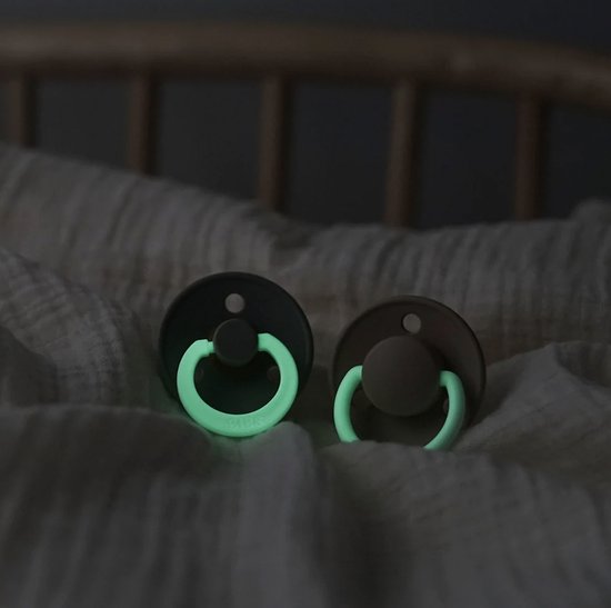 BiBS - Glow in the Dark - Maat 1 - Fopspeen - Symmetrisch - Blush Glow / Vanilla Glow van BIBS — afbeelding 3