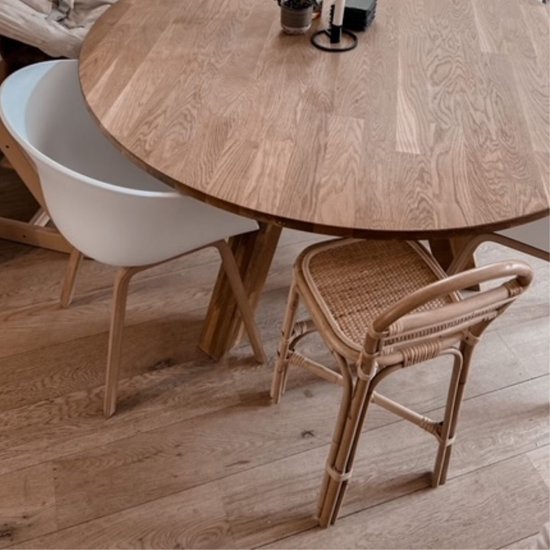 Rotan kinderstoel Luc - Hoge eetkamerstoel van Kave Home — afbeelding 2