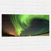 Muursticker - Noorderlicht bij Sneeuwlandschap - 100x50 cm Foto op Muursticker