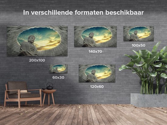Différentes tailles d'affiches de jardin avec statue de Bouddha dans une ouverture en béton, coucher de soleil.