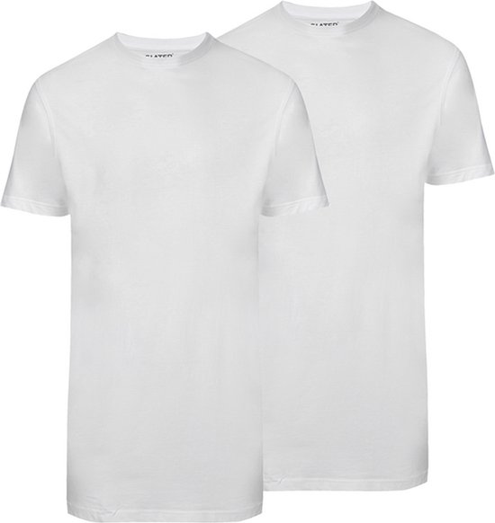 Twee witte T-shirts met ronde hals en korte mouwen.