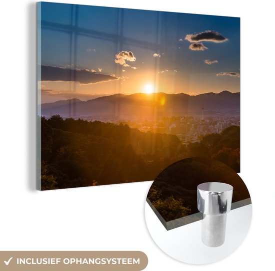 Le soleil disparaît derrière les montagnes au plexiglas japonais de Kyoto 90x60 cm - Tirage photo sur Glas (décoration murale en plexiglas)