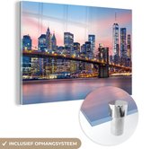 MuchoWow® Glasschilderij 90x60 cm - Schilderij acrylglas - New York - Brooklyn bridge - Verlichting - Foto op glas - Schilderijen