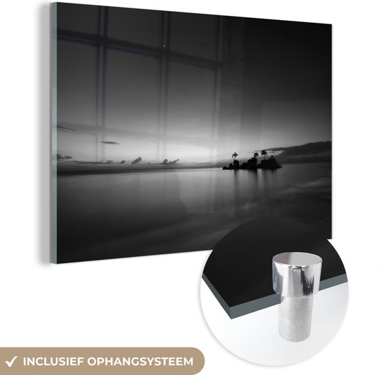 MuchoWow® Glasschilderij 60x40 cm - Schilderij acrylglas - Paarse zonsondergang op het eiland Boracay - zwart wit - Foto op glas - Schilderijen