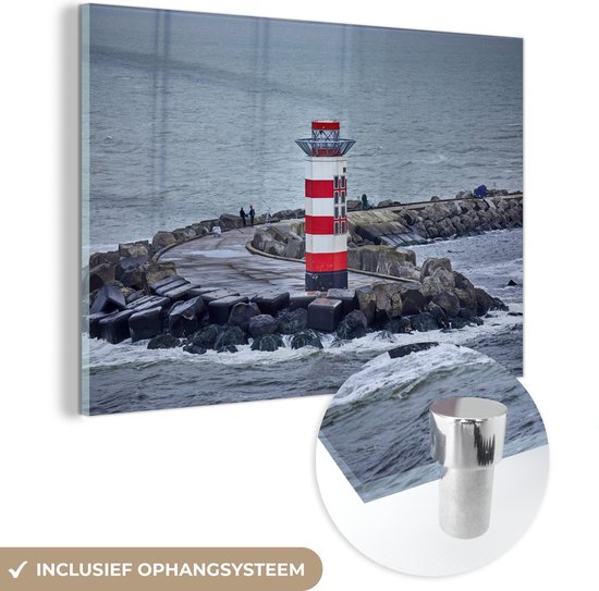 MuchoWow® Glasschilderij 120x80 cm - Schilderij acrylglas - Vuurtoren bij het Noordzeekanaal - Foto op glas - Schilderijen