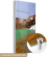 MuchoWow® Glasschilderij 60x120 cm - Schilderij acrylglas - Groene meer in het Nationaal park Tongariro in Oceanië - Foto op glas - Schilderijen