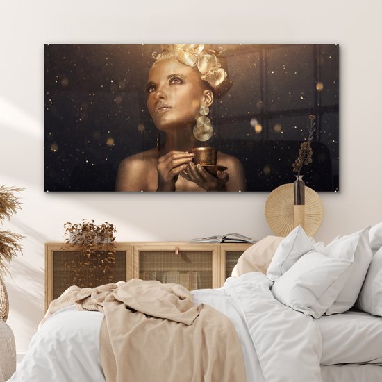 MuchoWow® Glasschilderij 160x80 cm - Schilderij acrylglas - Vrouw met gouden lichaamsverf - Foto op glas - Schilderijen