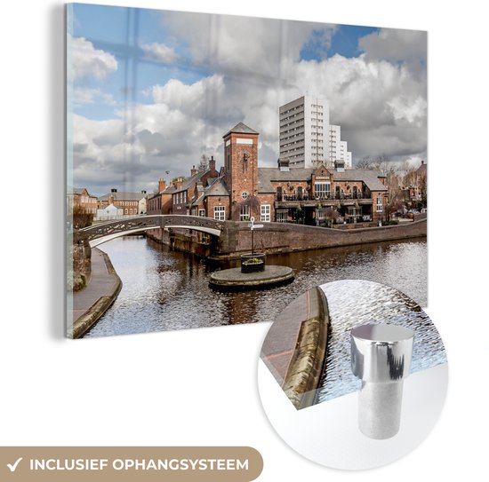 MuchoWow® Glasschilderij 60x40 cm - Schilderij acrylglas - Wolkenformatie boven het Engelse Birmingham - Foto op glas - Schilderijen