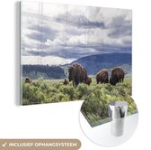 MuchoWow® Glasschilderij 180x120 cm - Schilderij acrylglas - Groep bizons in een weiland in Wyoming - Foto op glas - Schilderijen
