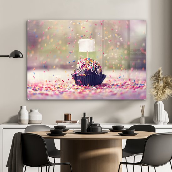 MuchoWow® Glasschilderij 120x80 cm - Schilderij acrylglas - Cupcake met vallende sprinkles - Foto op glas - Schilderijen