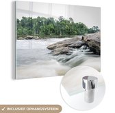 MuchoWow® Glasschilderij 90x60 cm - Schilderij acrylglas - Kleine waterval - Foto op glas - Schilderijen