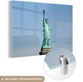 MuchoWow® Glasschilderij 180x120 cm - Schilderij acrylglas - Vrijheidsbeeld op een zonnige dag in New York - Foto op glas - Schilderijen