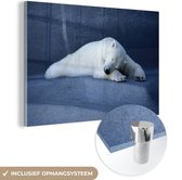 MuchoWow® Glasschilderij 60x40 cm - Schilderij acrylglas - Slapende ijsbeer - Foto op glas - Schilderijen
