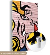 MuchoWow® Glasschilderij 80x120 cm - Schilderij acrylglas - Pop-art huilende vrouw op de schouder van een man - Foto op glas - Schilderijen