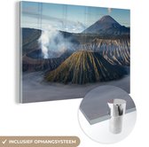 MuchoWow® Glasschilderij 30x20 cm - Schilderij acrylglas - Een Indonesische vulkaan - Foto op glas - Schilderijen