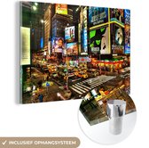 MuchoWow® Glasschilderij 150x100 cm - Schilderij acrylglas - New York - Reclamebord - Nacht - Foto op glas - Schilderijen
