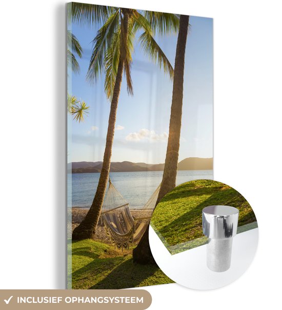MuchoWow® Glasschilderij 40x60 cm - Schilderij acrylglas - Twee palmbomen op het strand met een hangmat - Foto op glas - Schilderijen