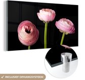 MuchoWow® Glasschilderij 160x80 cm - Schilderij acrylglas - Drie boterbloemen op een zwarte achtergrond - Foto op glas - Schilderijen
