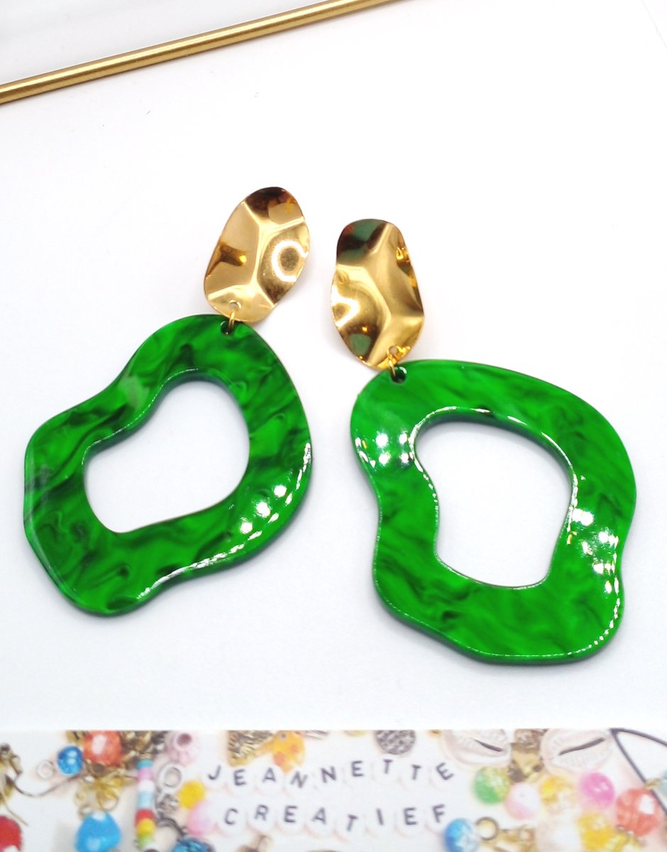 Jeannette-Creatief® - Resin - Groen Goud Organic - Groene Oorbellen - Gouden RVS Oorbellen - Dames Oorbellen - Oorbellen Dames - Oorbellen - Resin Oorbellen - Groen - Groene Oorbellen - Sieraden - Herfstlook