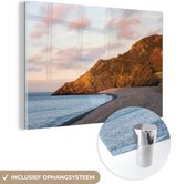 MuchoWow® Glasschilderij 30x20 cm - Schilderij acrylglas - Scherpe rotsen bij het strand in het Nationaal park Exmoor in Engeland - Foto op glas - Schilderijen