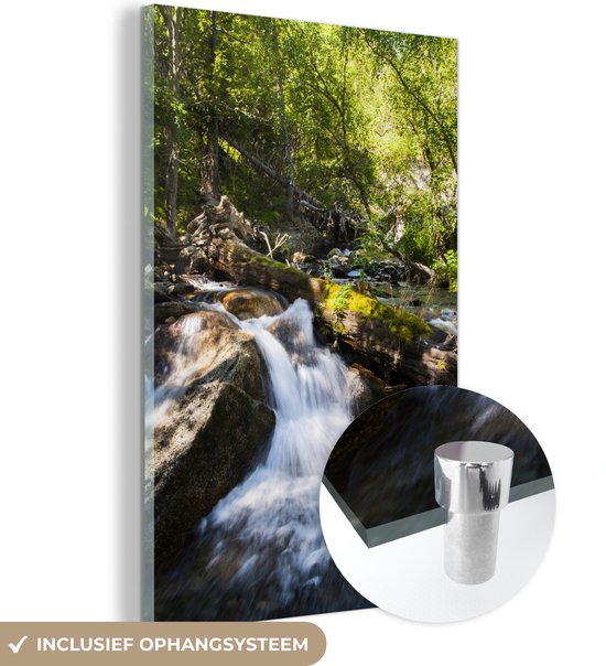 MuchoWow® Glasschilderij 40x60 cm - Schilderij acrylglas - Watervalletje in het Nationaal park Aigüestortes i Estany de Sant Maurici in Spanje - Foto op glas - Schilderijen