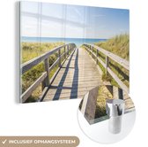 MuchoWow® Glasschilderij 120x80 cm - Schilderij acrylglas - Strand - Pad - Europa - Foto op glas - Schilderijen