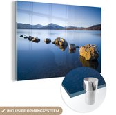 MuchoWow® Glasschilderij 30x20 cm - Schilderij acrylglas - Rotsen bij het meer Loch Lomond in Schotland - Foto op glas - Schilderijen