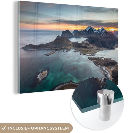 MuchoWow® Glasschilderij 90x60 cm - Schilderij acrylglas - Fjorden bij zonsopkomst in Noorwegen - Foto op glas - Schilderijen