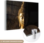 Glasschilderij - Foto op glas - Buddha beeld - Goud - Boeddha - Spiritueel - Schilderij glas - Wanddecoratie - 120x80 cm - Acrylglas - Glasschilderij binnen - Muurdecoratie