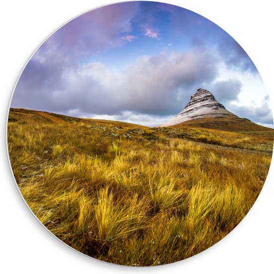 PVC Schuimplaat Muurcirkel - Kirkjuffel Berg in IJsland - 50x50 cm Foto op Muurcirkel (met ophangsysteem)