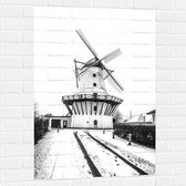 Muursticker - Windmolen in de Sneeuw in het Zwart Wit - 70x105 cm Foto op Muursticker