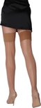 Nude stay-ups met naad aan de achterkant, gedragen met nude pumps.