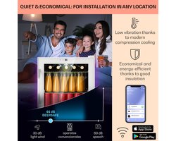 Klarstein Mini Koelkast met Glazen Deur, Kleine Stille Mini Koelkast voor Kamer & Tuin, Indoor/Outdoor Drankkoelkast met IoT/App-bediening, Koelkast voor Cosmetica & Dranken, 5–18 °C, 47 L