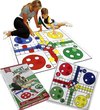 Afbeelding van het spelletje speelmat Ludo met pionnen en dobbelsteen