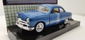 MotorMax Ford Coupe 1949 blauw 1:24