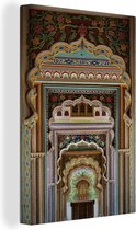 Canvas Schilderij Rijk versierde poort in Jaipur in de deelstaat Rajasthan van india - 80x120 cm - Wanddecoratie