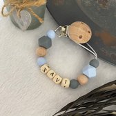 Speenkoord met naam ‘ donker grijs - baby blauw - hout’