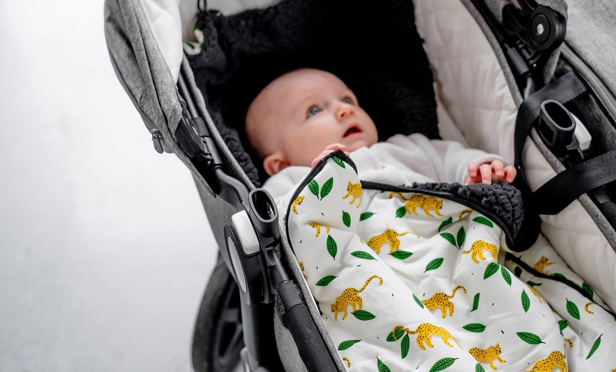 Wallabiezzz Voetenzak Maxi Cosi - Slaapzak Autostoeltje - Warm & Comfortabel - Katoen/Teddy - Wit - Panter – foto 5