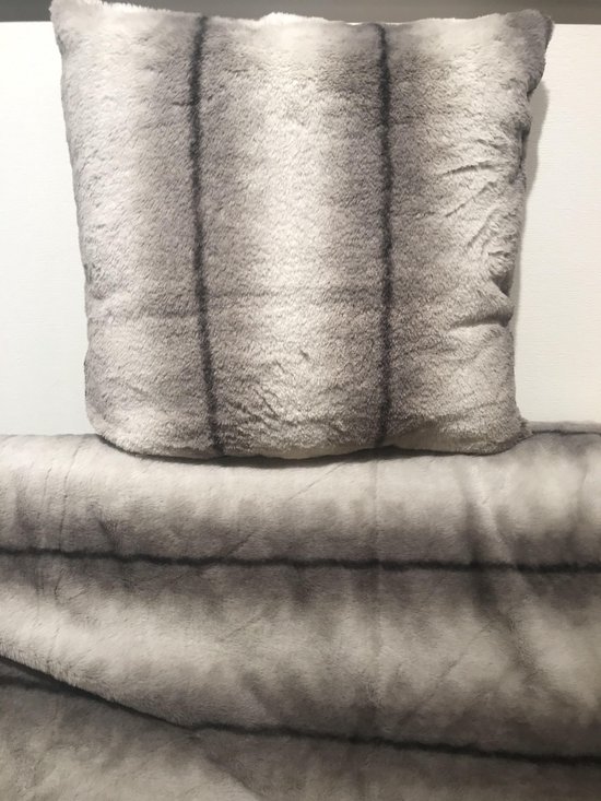 Sierkussen Afrika imitatiebont/fleece - 100% polyester - 50x50 cm - grijs