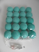 Feestverlichting, lichtsnoer lichtslinger, kleur turquoise groen 20 ballen doorsnede 6cm lengte snoer 320 cm waarvan 150 cm kale snoer.