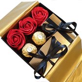 Moederdag Cadeautje Geschenkset Pakket Cadeau voor Mama Moeder | Bonbons | Zeeprozen | Massage olie