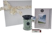 Bridgewater Wild Summit - luxe kadoverpakking - kruiden frambozen spar mos sandelhout - geurkaars met 2 geurzakjes en lucifers Groen
