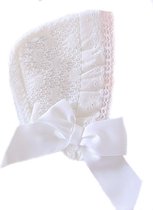 Spanish Style | Gebreide Bonnet met Broderie en Strik | 0-3 mnd