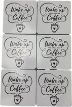 Onderzetters Koffie met tekst ' Wake Up' - Wit / Zwart - MDF/Hout - Verpakt per 6